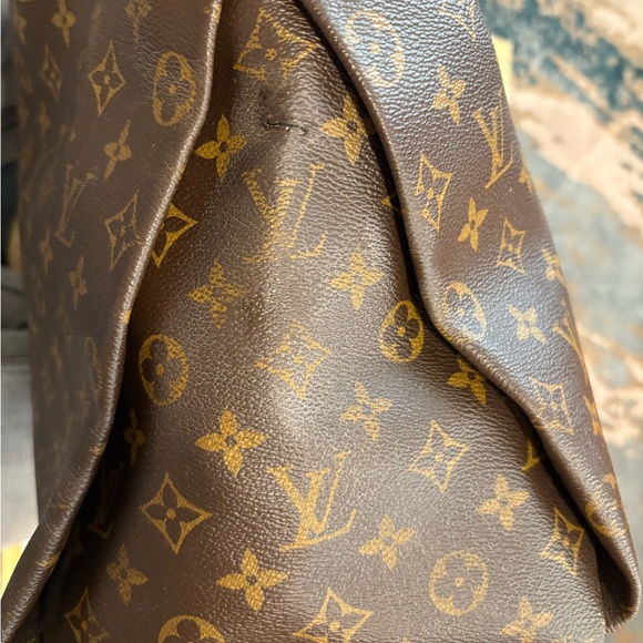 Louis Vuitton Artsy - Picture 12 of 16